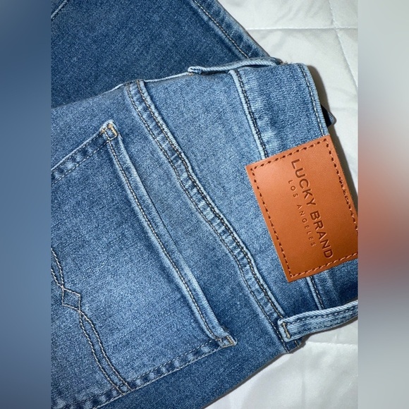Lucky Brand Women’s Medium Blue Wash Boot Cut Jeans Size 27 4R - Picture 4 of 4